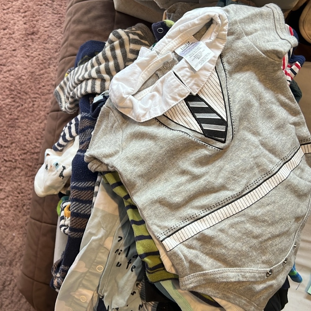Carter's 0-3 months bundle of clothes